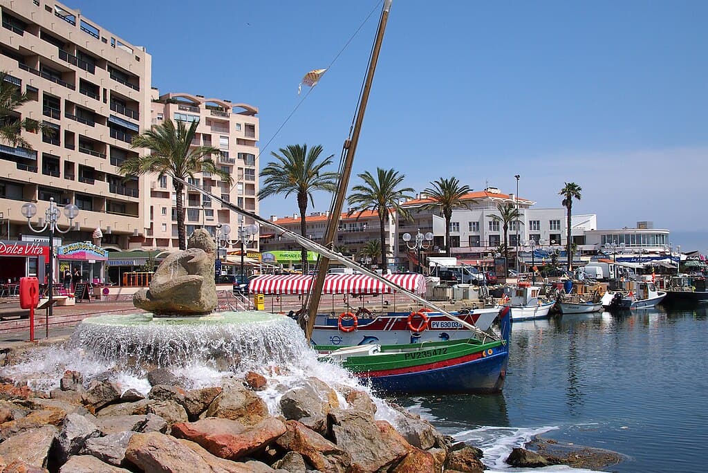Saint-Cyprien, marina et plage